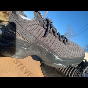 Steve Madden Maxima Sneakers